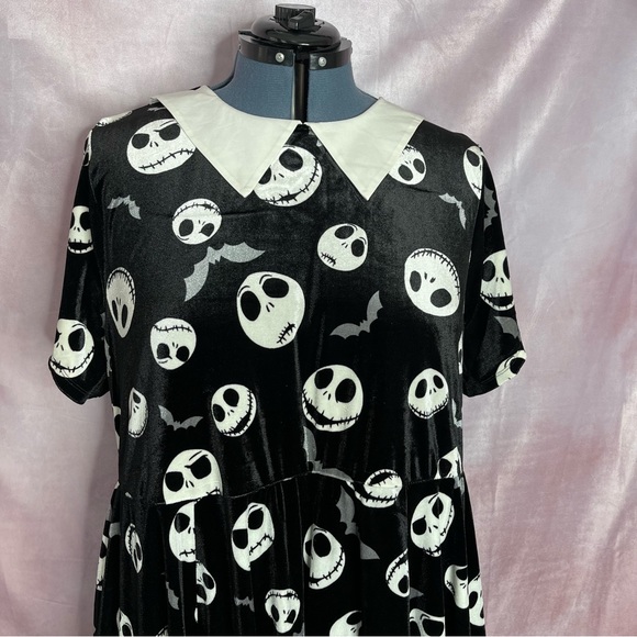 Torrid Disney NIGHTMARE BEFORE CHRISTMAS Mini Velvet Collared Dress NWT Size 4X - Picture 4 of 17